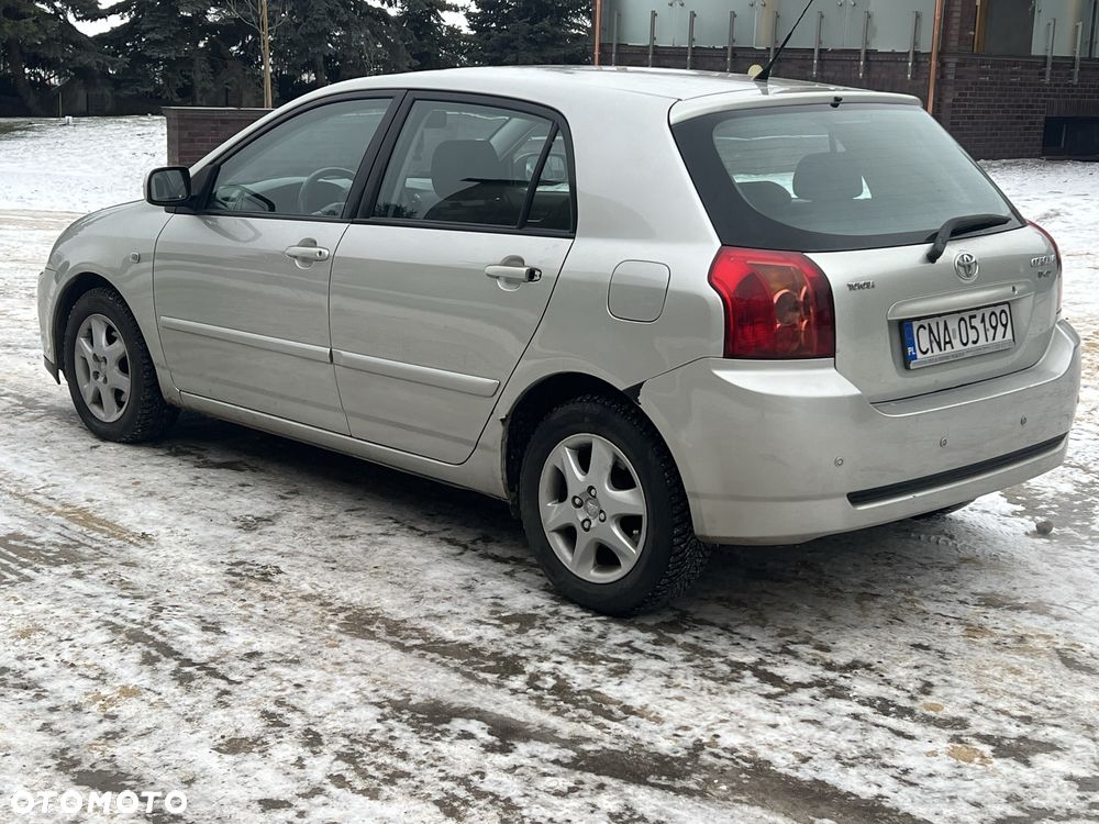 Toyota Corolla - 4