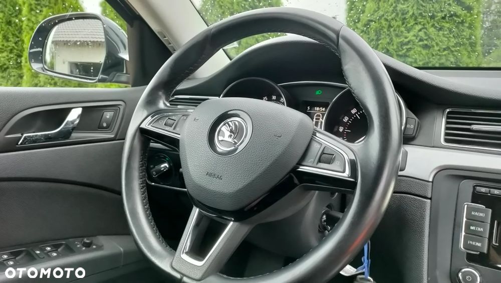 Skoda Superb 2.0 TDI DSG Exclusive - 9