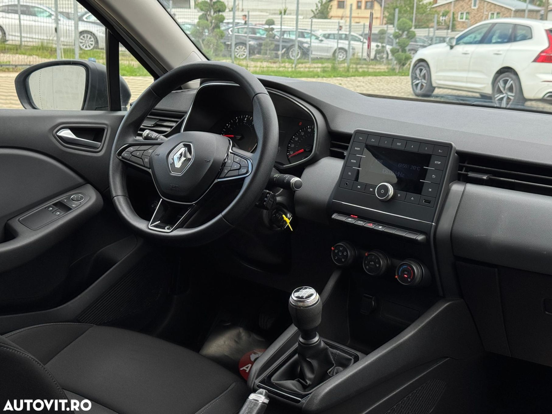 Renault Clio - 7