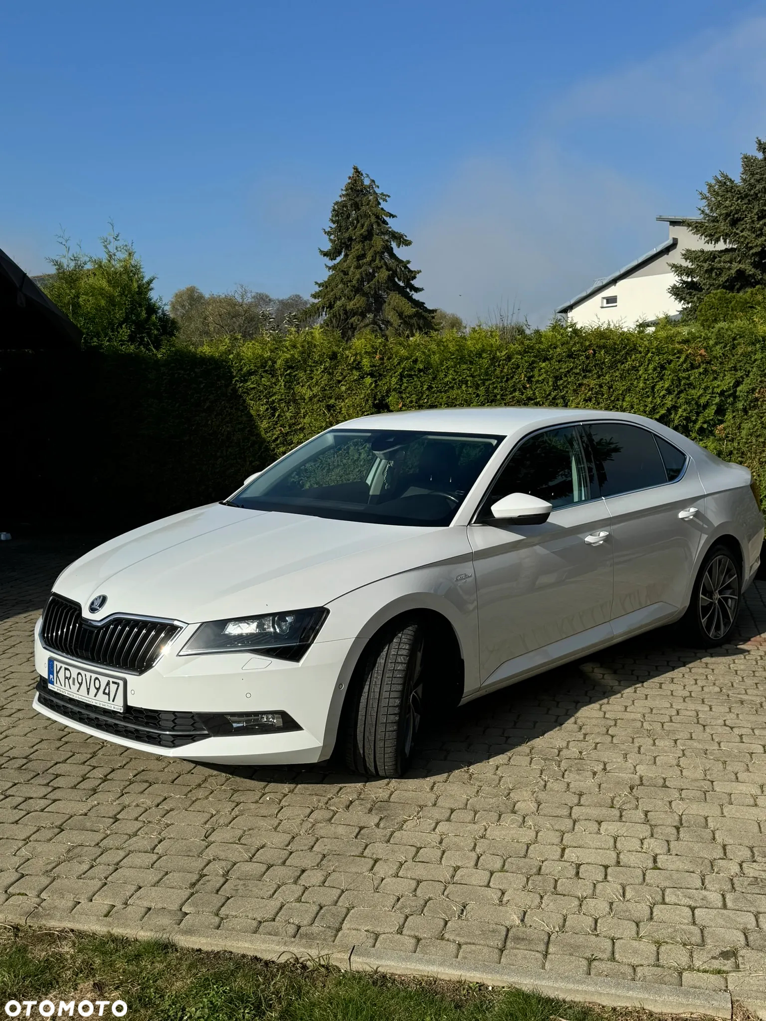 Skoda Superb 2.0 TDI L&K DSG - 2