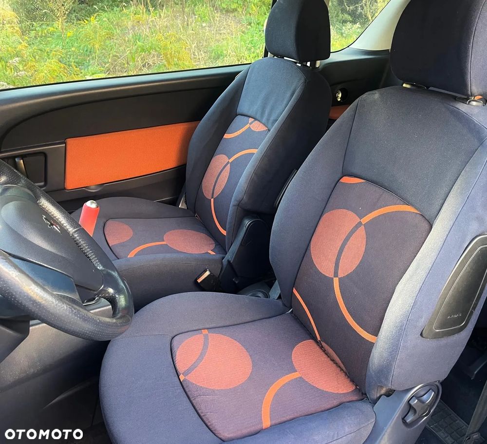 Peugeot 1007 1.4 HDI Trendy - 9