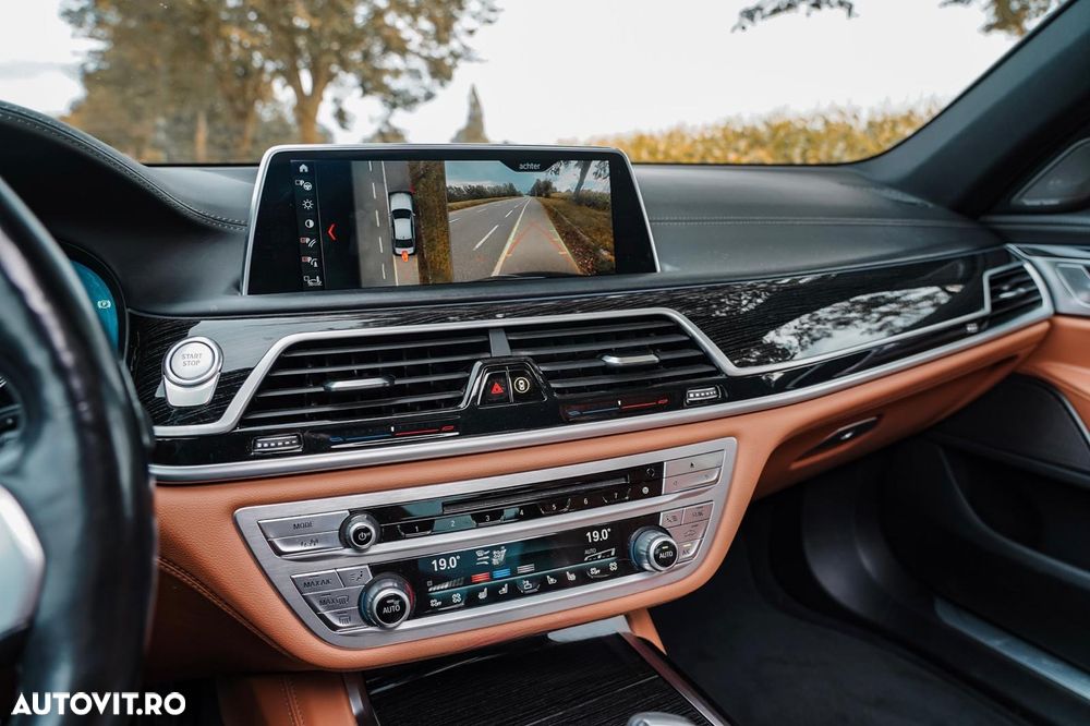 BMW Seria 7 740e iPerformance - 13