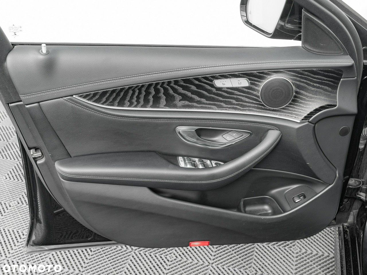 Mercedes-Benz Klasa E 350 d 4-Matic 9G-TRONIC - 13