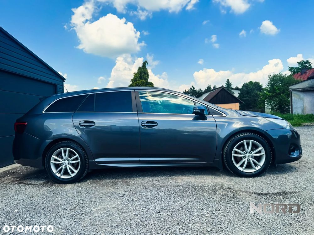 Toyota Avensis 1.6 D-4D Prestige - 3