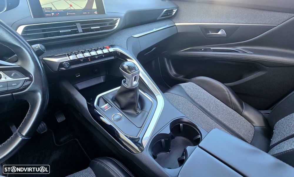 Peugeot 3008 PureTech 130 Stop & Start GPF Allure - 17