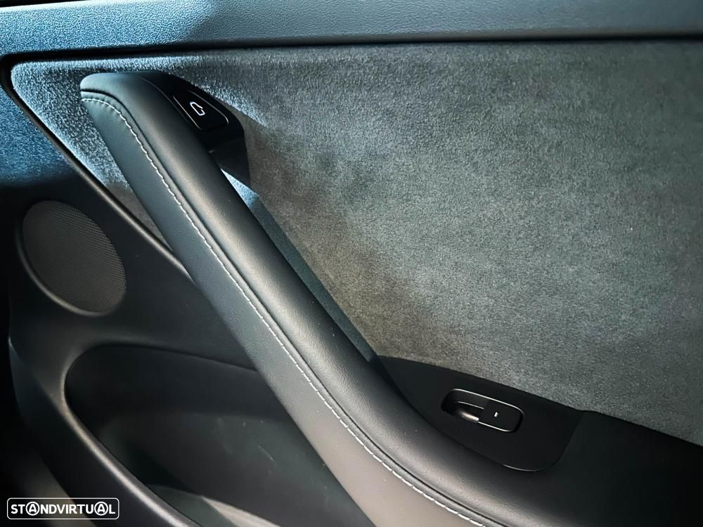 Tesla Model 3 Performance Dual Motor AWD - 31