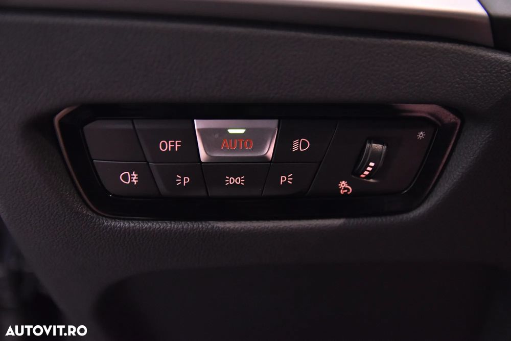 BMW Seria 3 318i Touring Aut. - 15