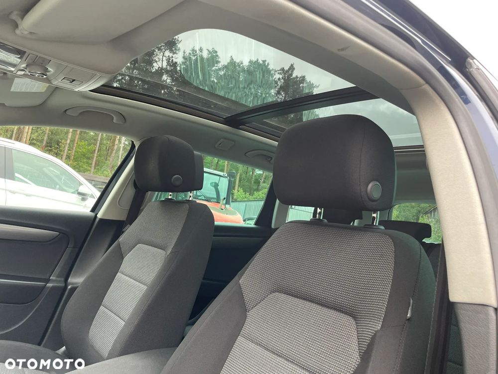 Volkswagen Passat - 17