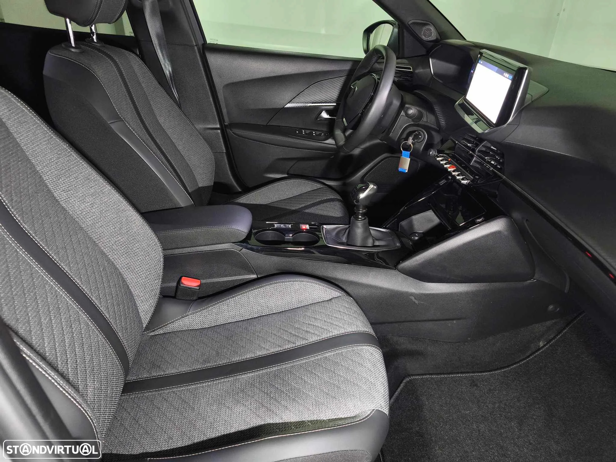 Peugeot 2008 1.2 PureTech Allure Pack - 14