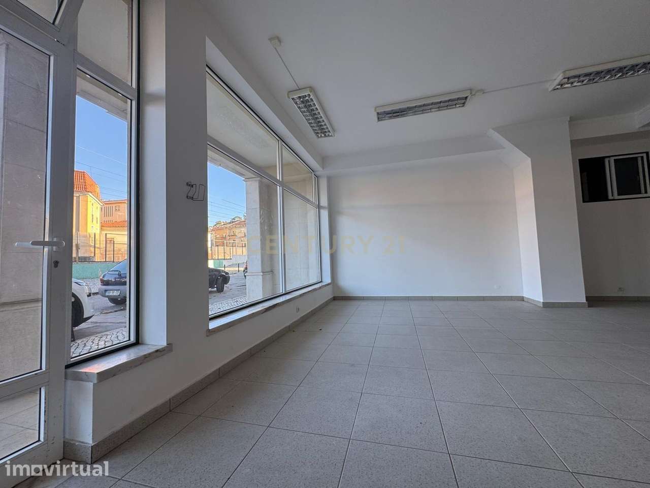 Espaço Comercial em Pombal - 375m² com Acesso à Estrada - Grande imagem: 3/21
