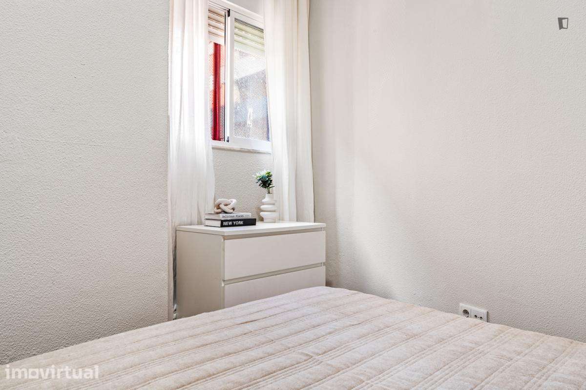 Quarto - localizado em Alameda Lisbon - Grande imagem: 3/20