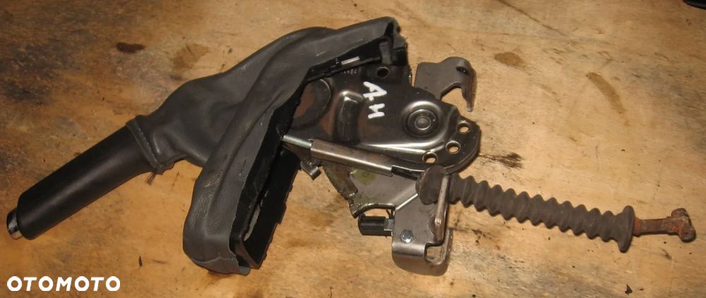 dźwignia hamulca ręcznego ASTRA H OPEL