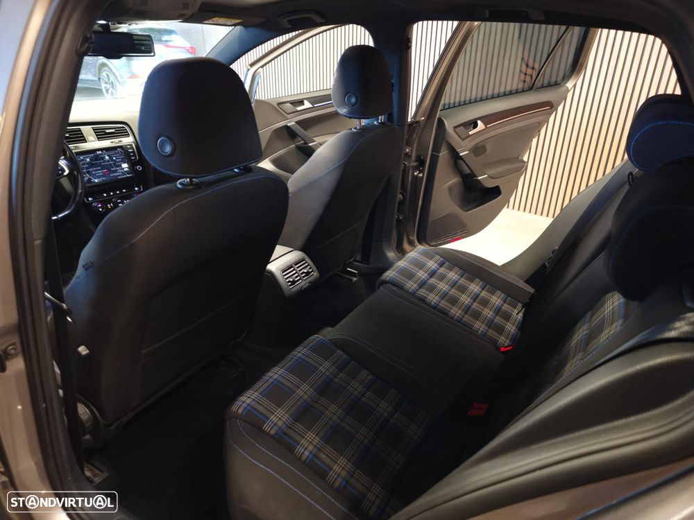 VW Golf 1.4 GTE Plug-In-Hybrid DSG - 23
