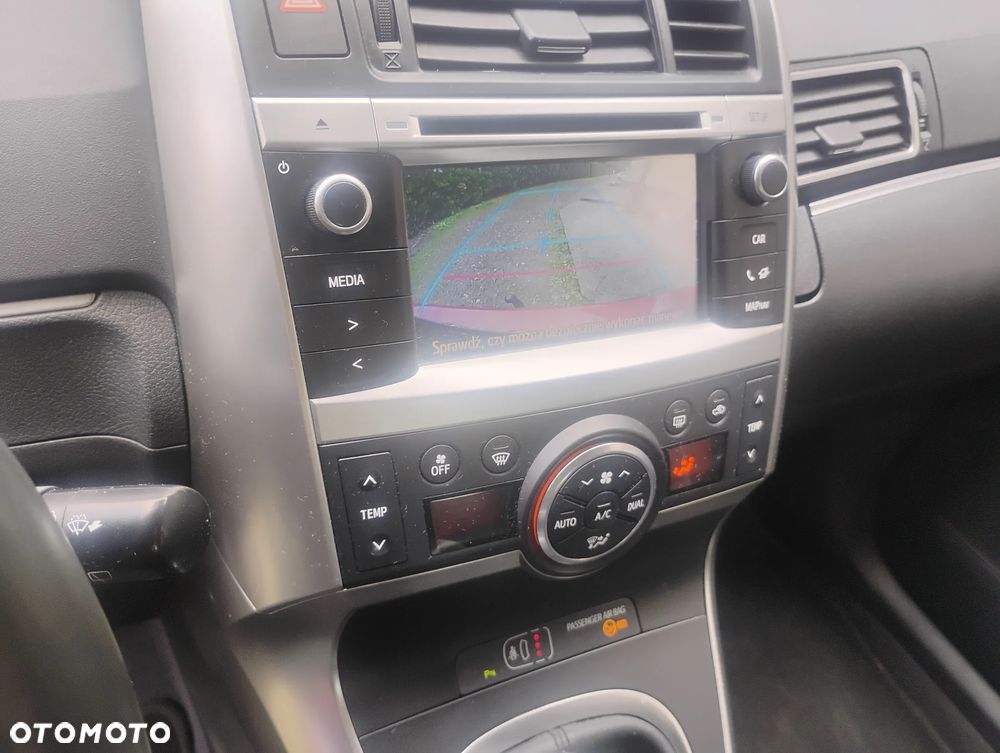 Toyota Verso 2.0 D-4D Active - 22