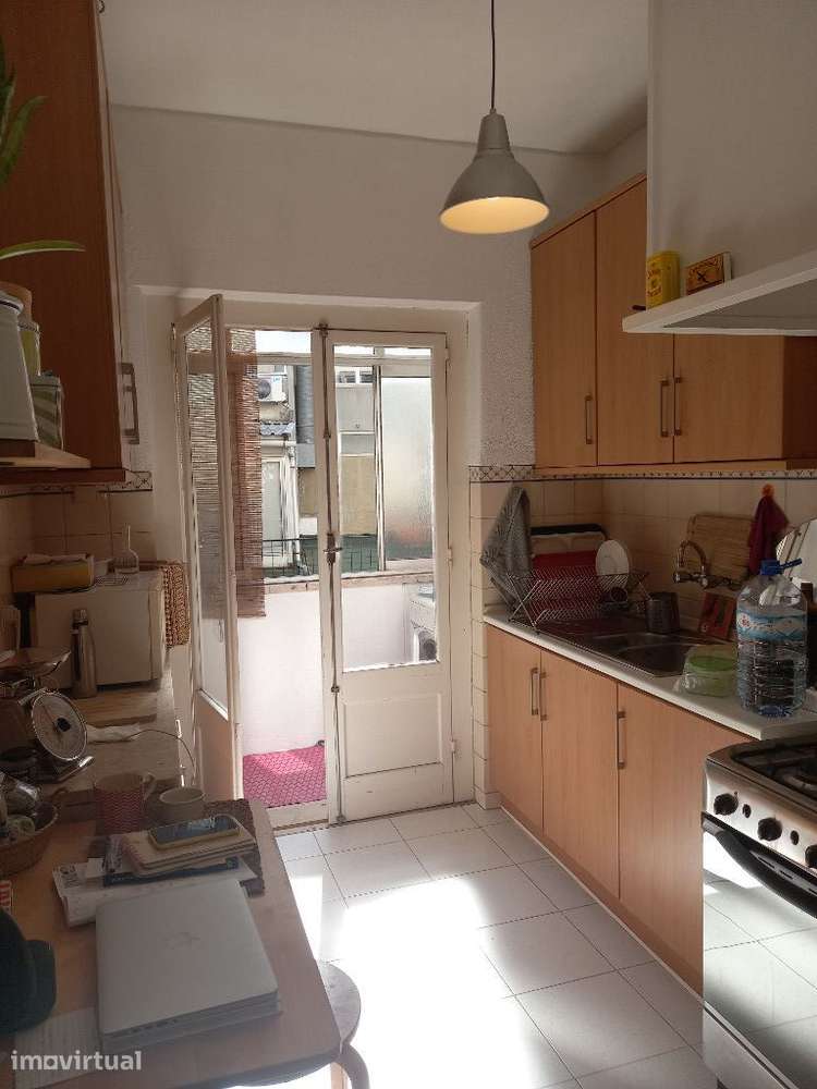Apartamento T2 junto à Av. de Roma - Grande imagem: 4/10