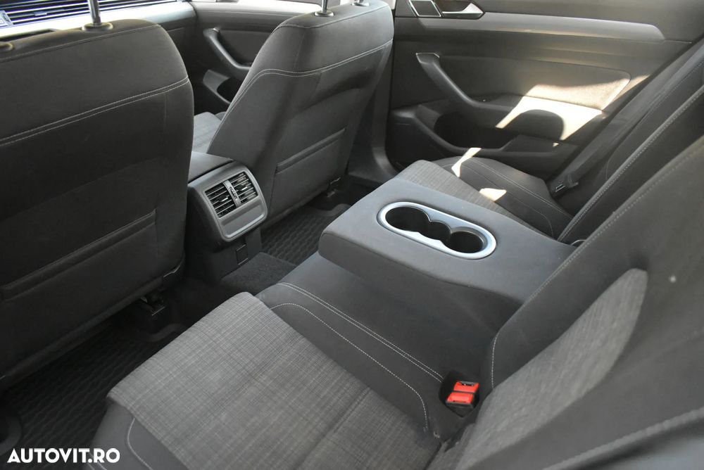 Volkswagen Passat - 16