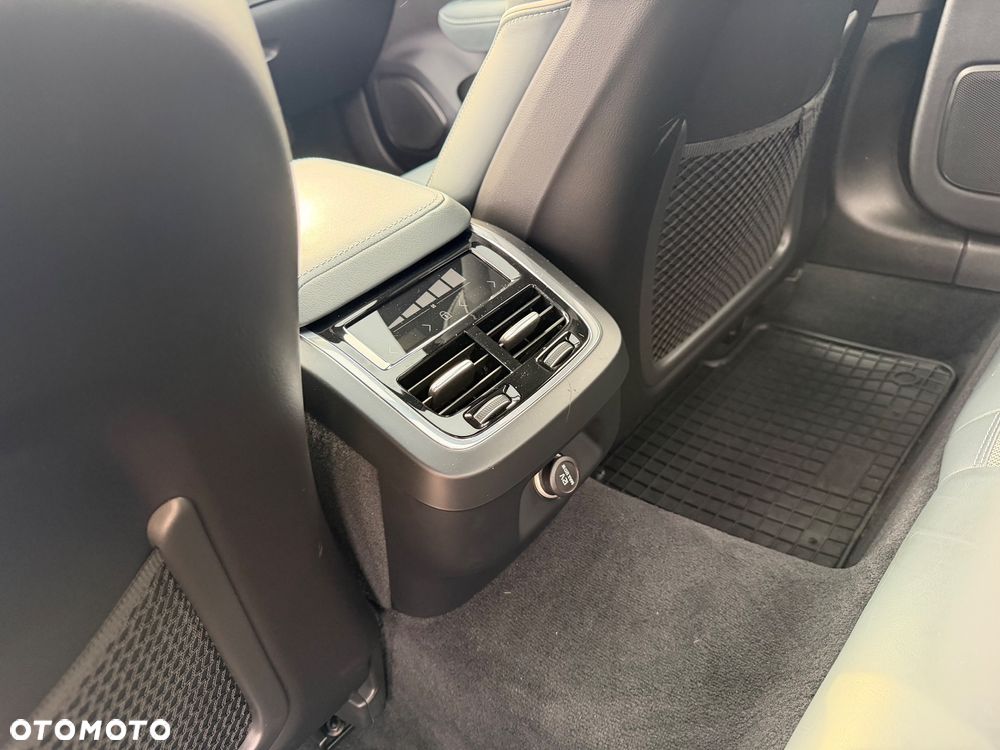 Volvo S60 T6 AWD Geartronic RDesign - 28