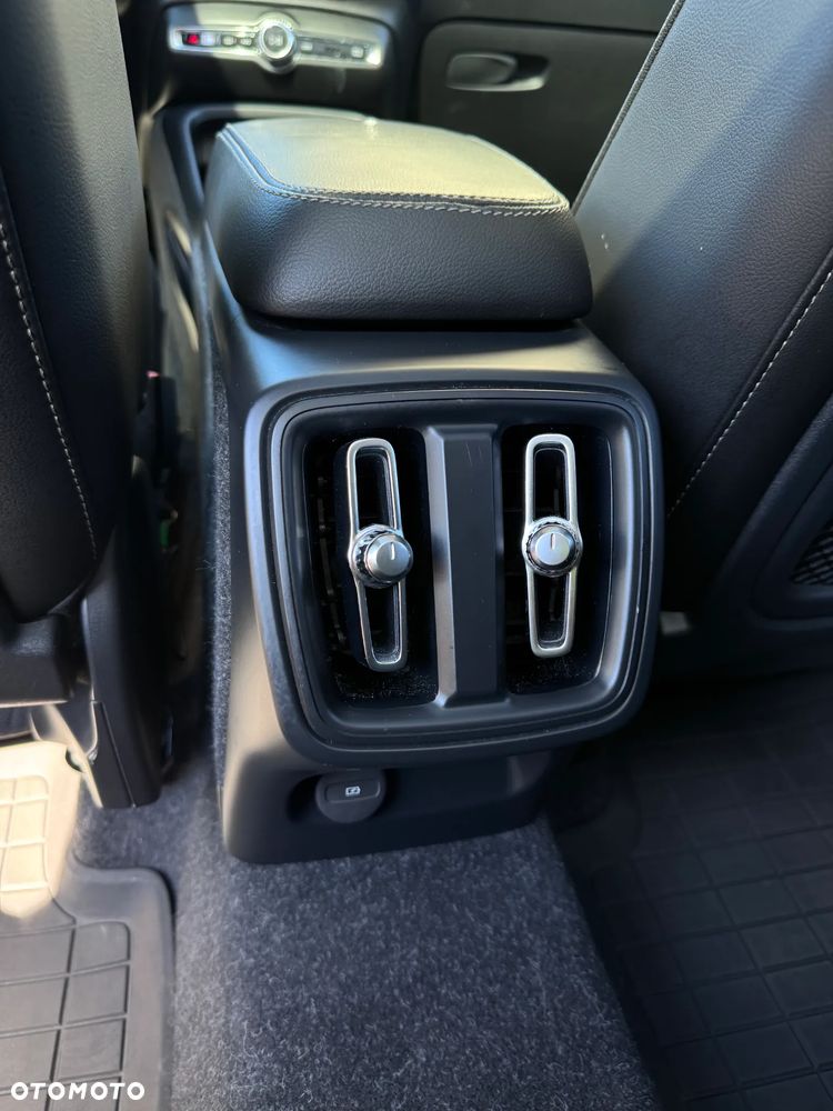 Volvo XC 40 D3 AWD Inscription - 25