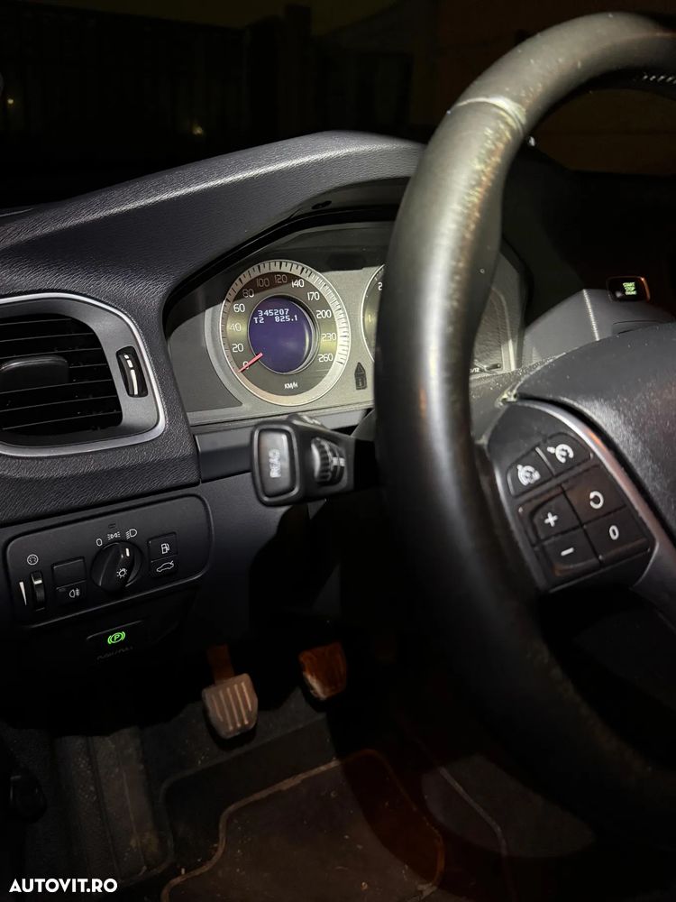 Volvo V60 D3 Summum - 12