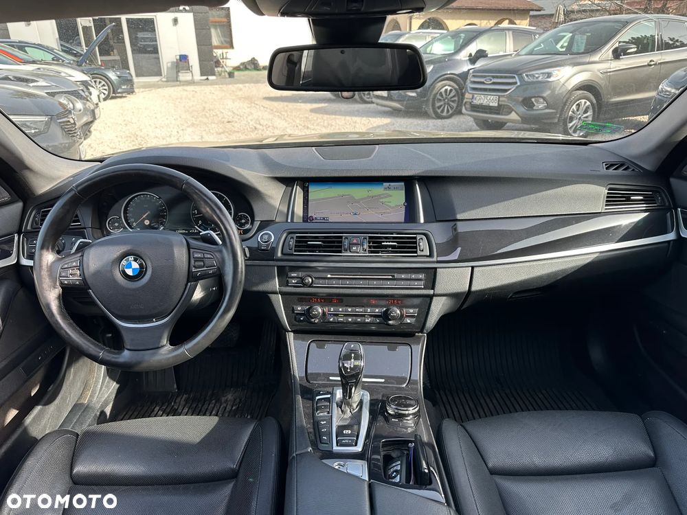 BMW Seria 5 530d xDrive Luxury Line - 27