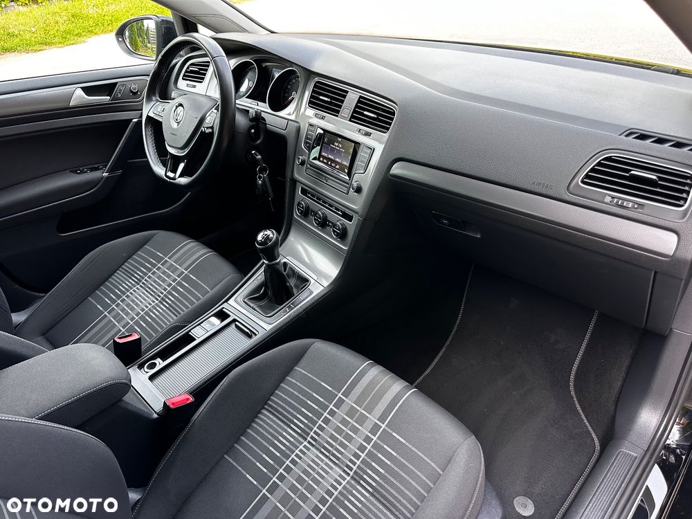 Volkswagen Golf 2.0 TDI BlueMotion Technology Lounge - 27