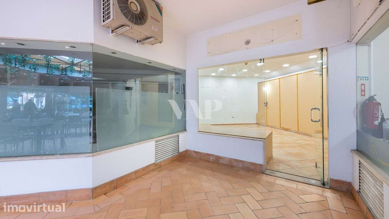 Loja Comercial à Venda no Quinta Shopping – 44m² | Quinta do Lago - Grande imagem: 2/13