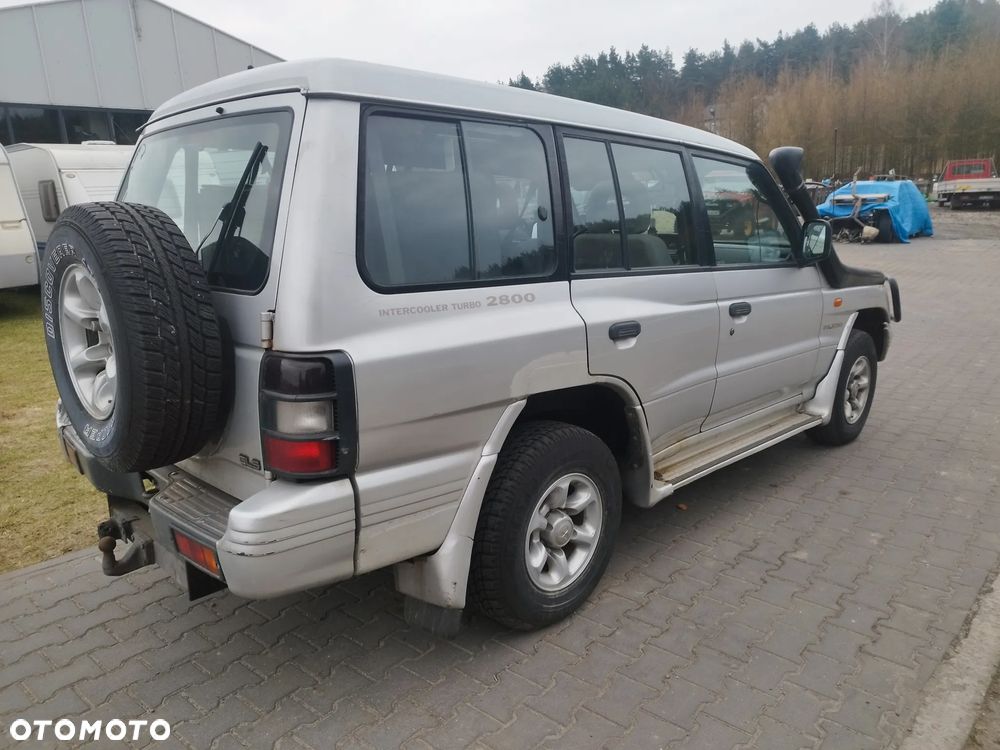 Mitsubishi Pajero - 3