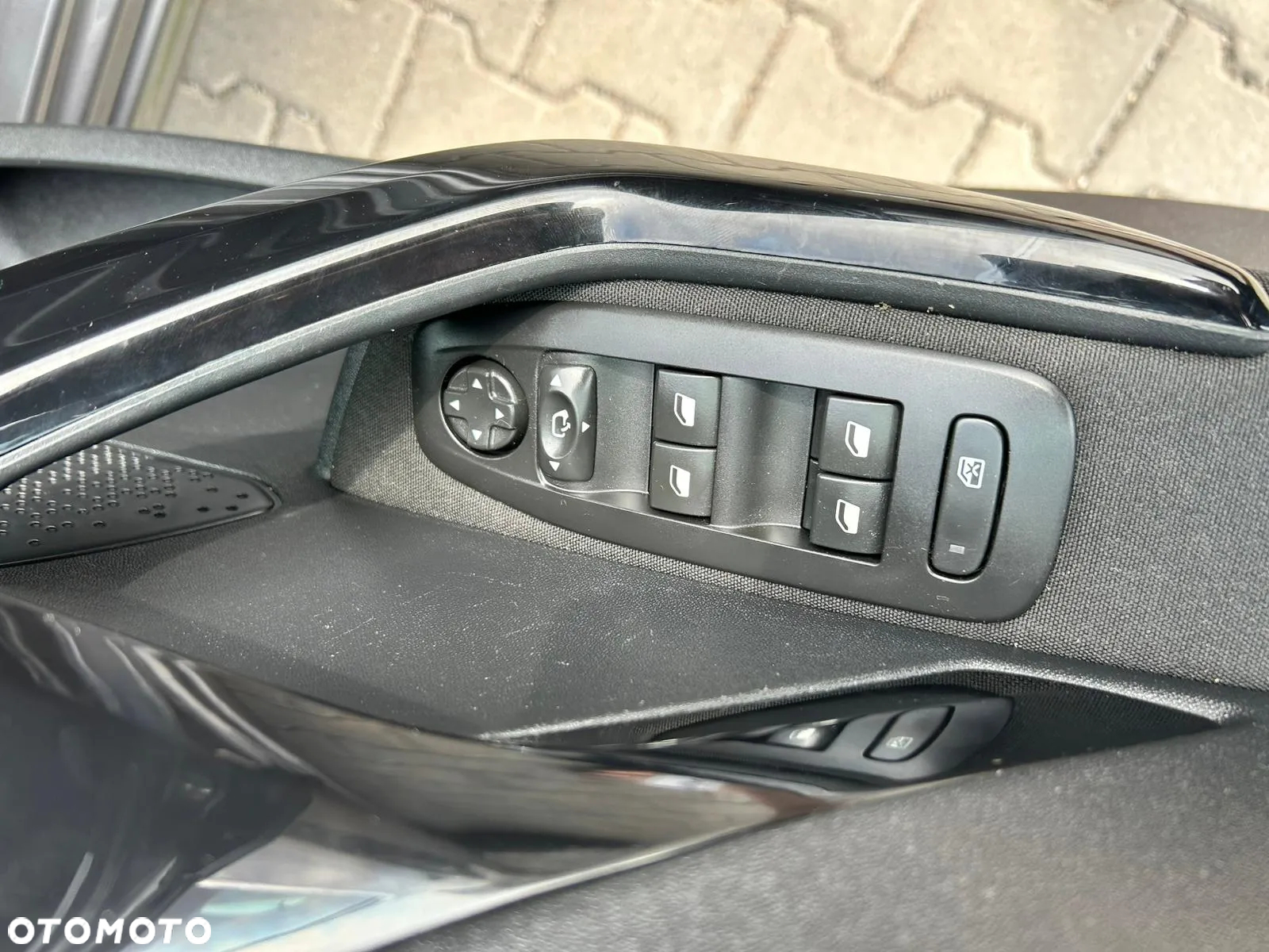 Peugeot 208 PureTech 110 Stop & Start Allure - 10
