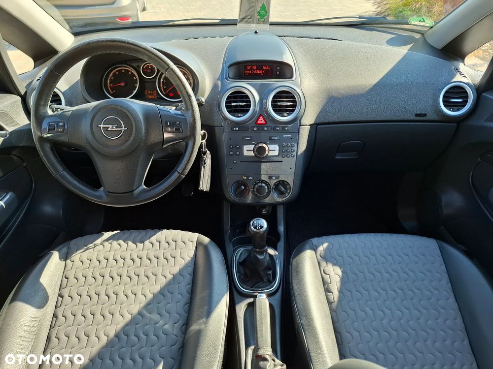 Opel Corsa 1.4 T Cosmo S&S - 33