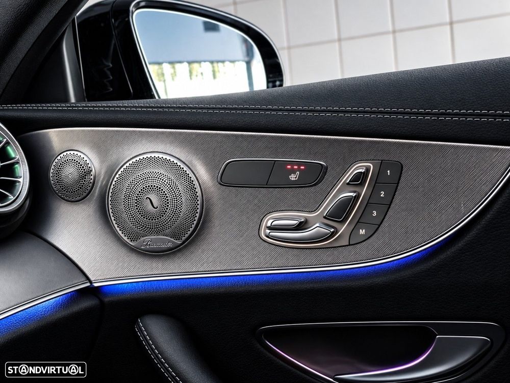 Mercedes-Benz E 220 d AMG Line Aut. — fotografia 33