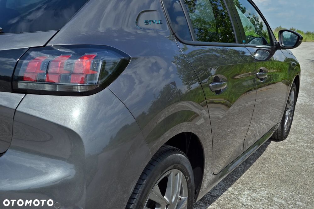 Peugeot 208 - 12