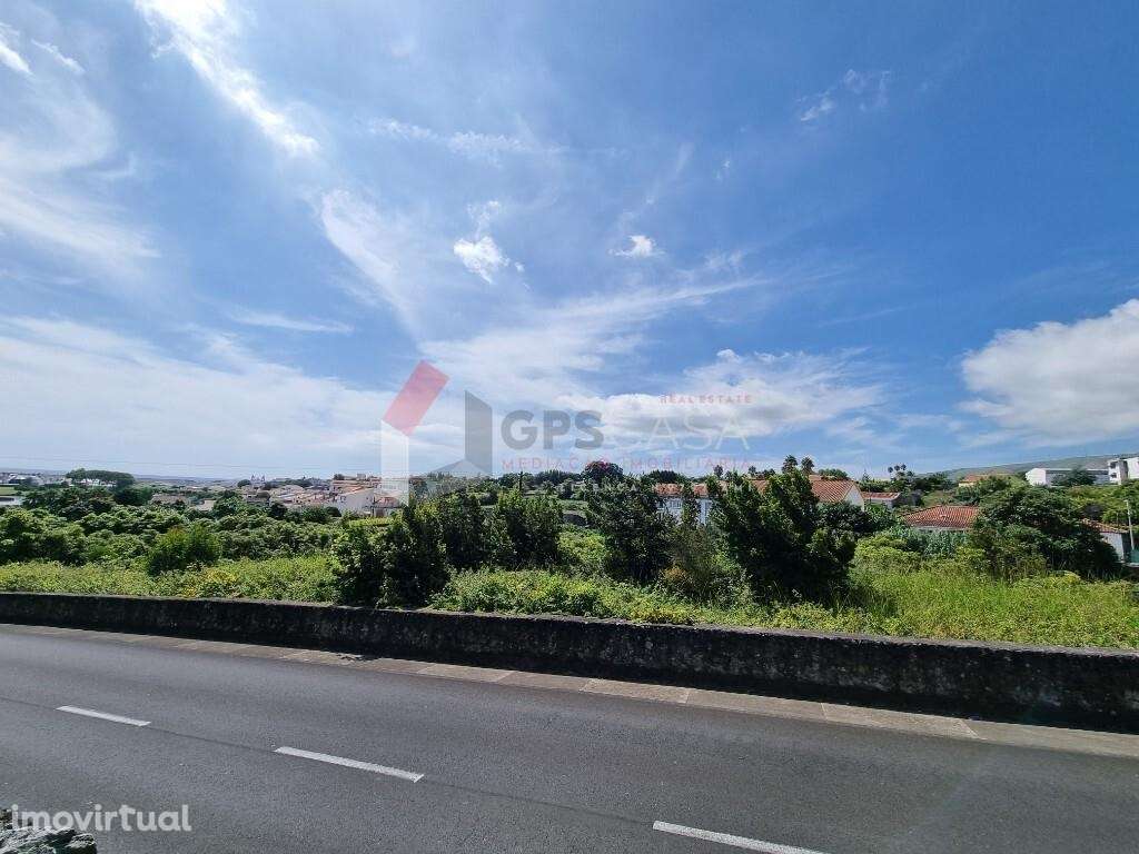 Terreno rústico a 5 minutos do centro da Praia da Vitória - Grande imagem: 5/9