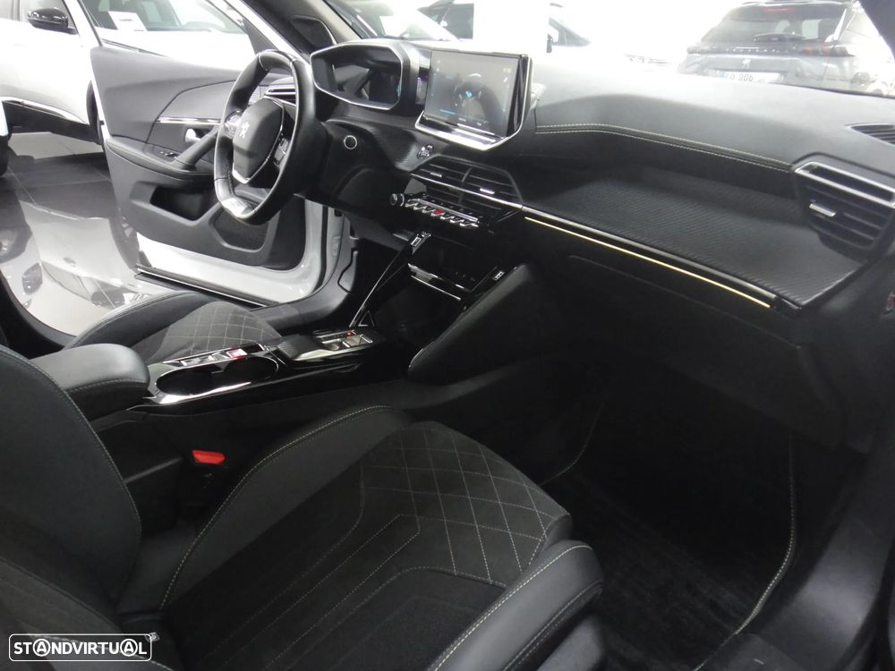 Peugeot e-2008 50 kWh GT Line - 18