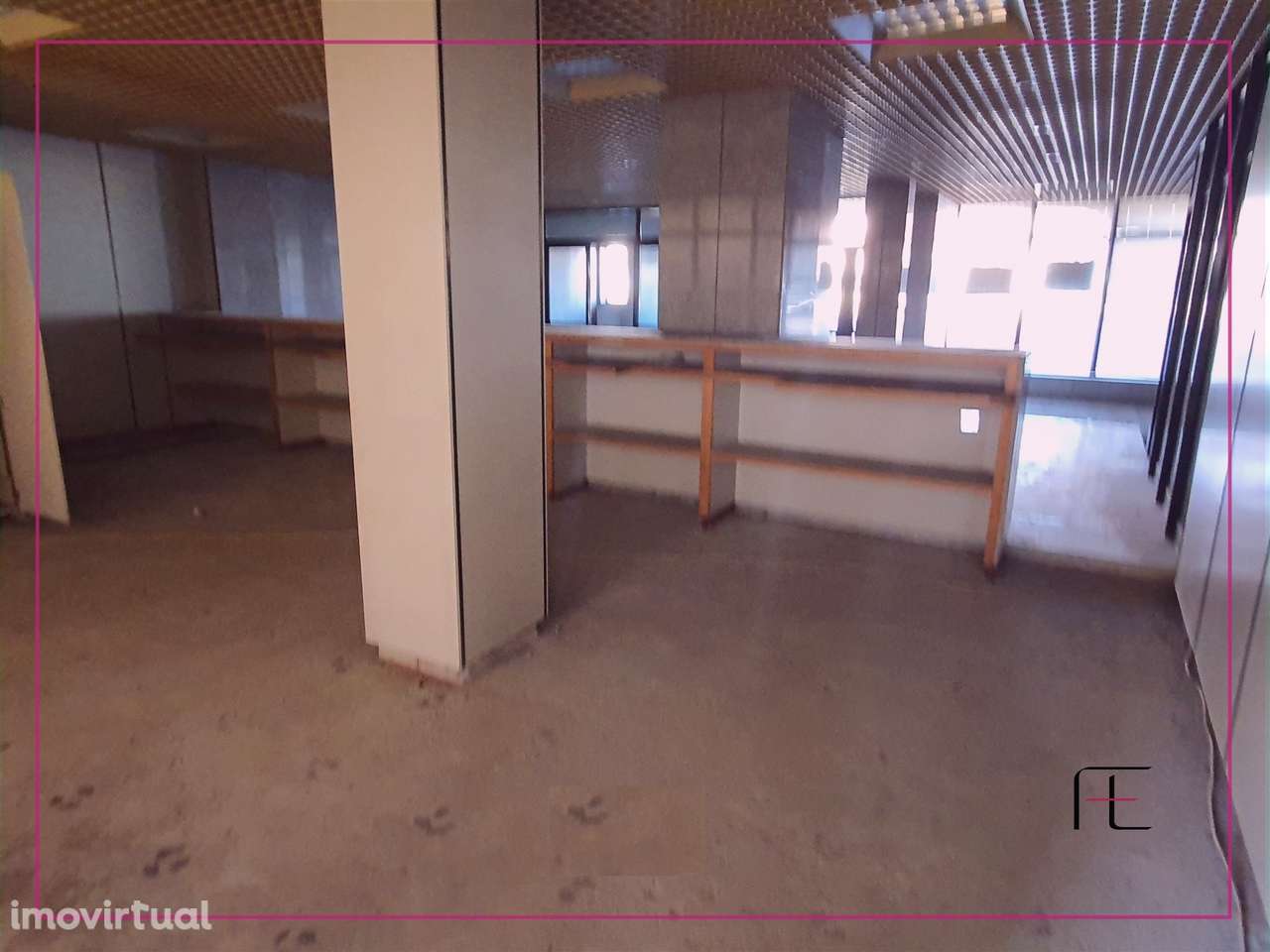 Loja de rua com 211 m2, frente para EN 109, Valadares - Grande imagem: 5/32