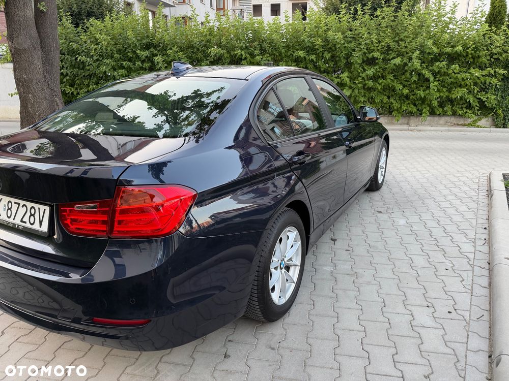 BMW Seria 3 316i - 5