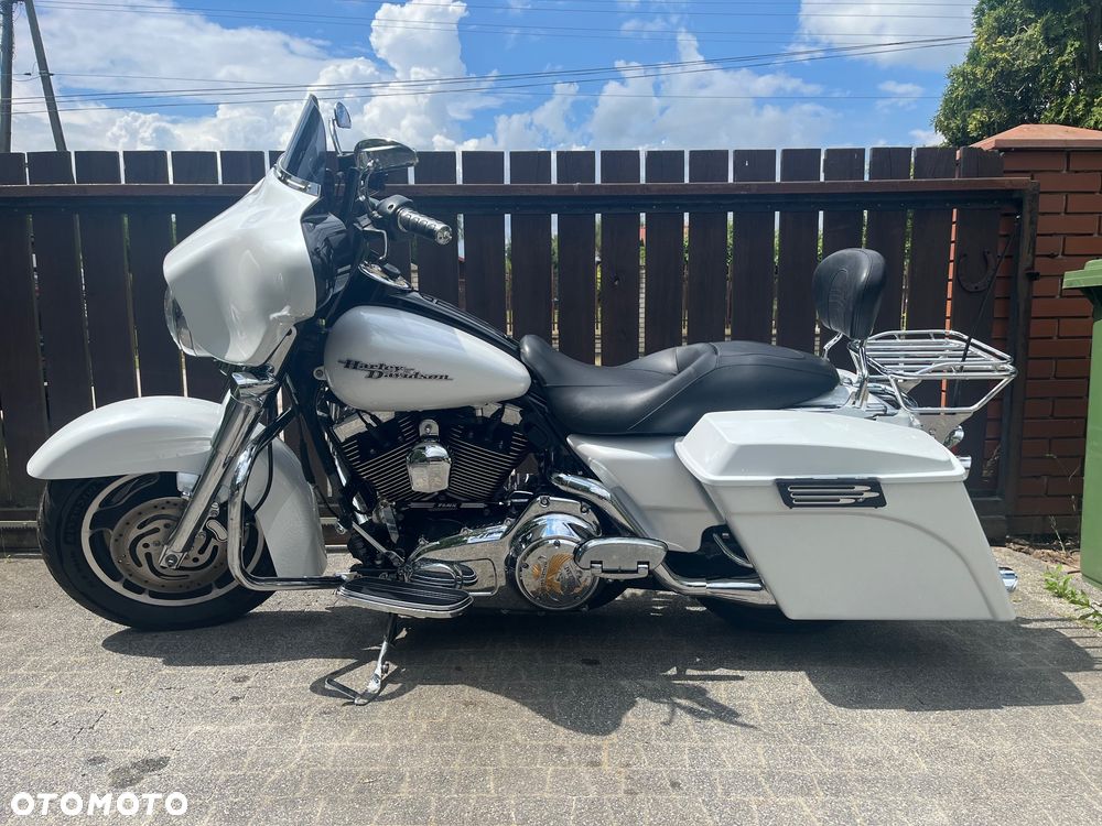 Harley-Davidson Street Glide Trike - 1