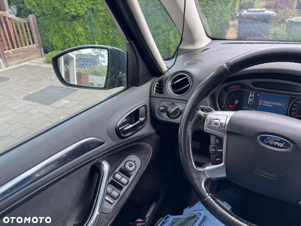 Ford S-Max - 19