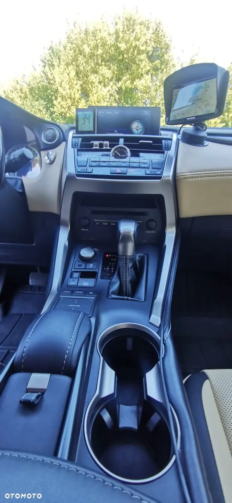 Lexus NX 200t - 14