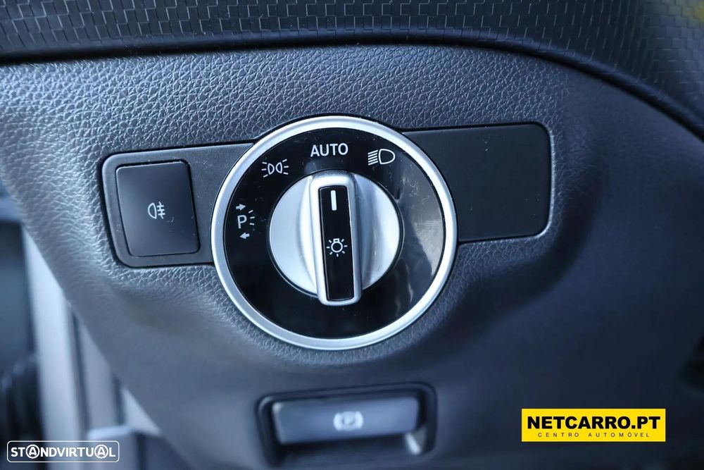 Mercedes-Benz A 180 d Business Solutions AMG - 14