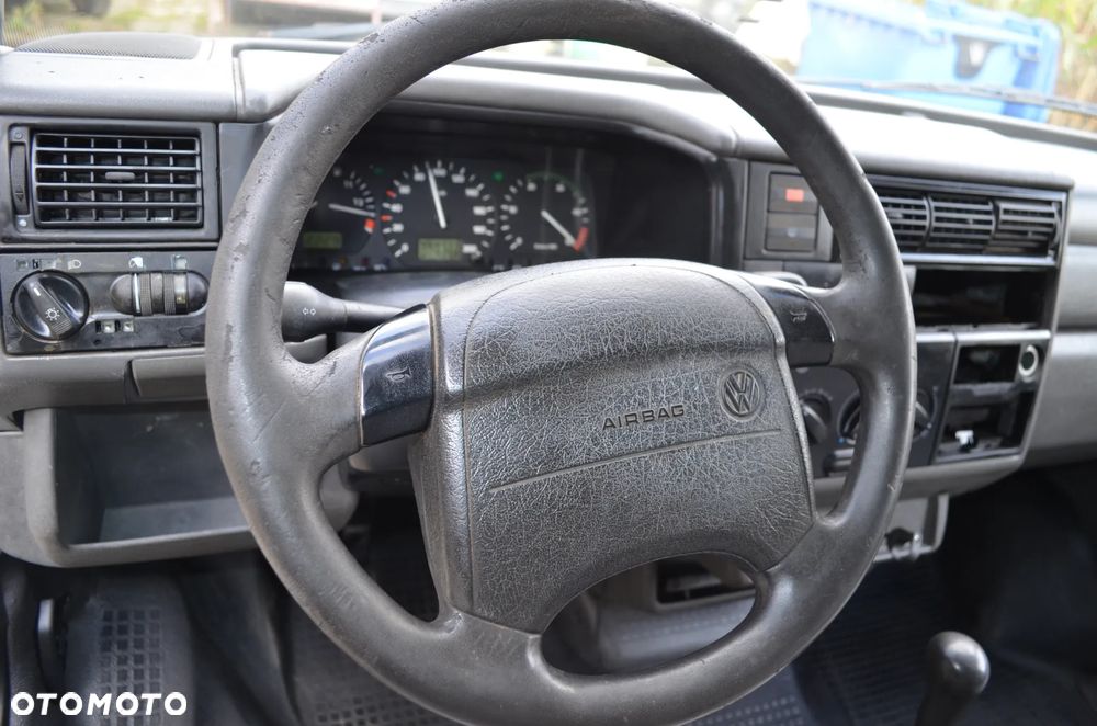 Volkswagen Transporter - 30