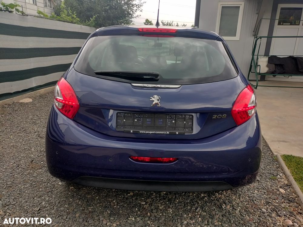 Peugeot 208 1.2 L PureTech Active - 11