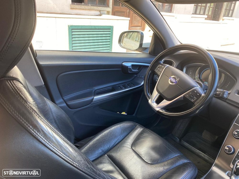 Volvo V60 2.4 D6 Summum AWD Phev - 6