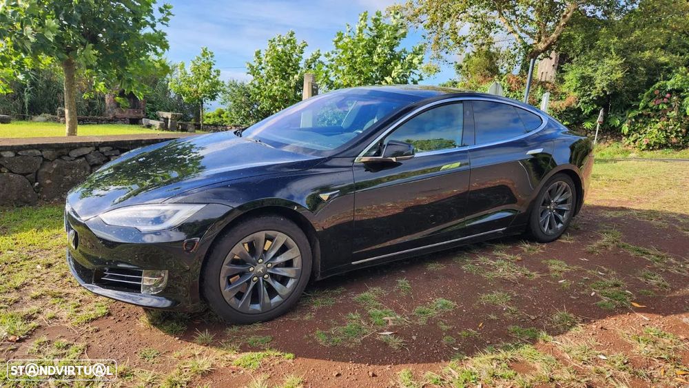 Tesla Model S - 1
