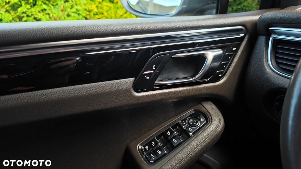 Porsche Macan - 30