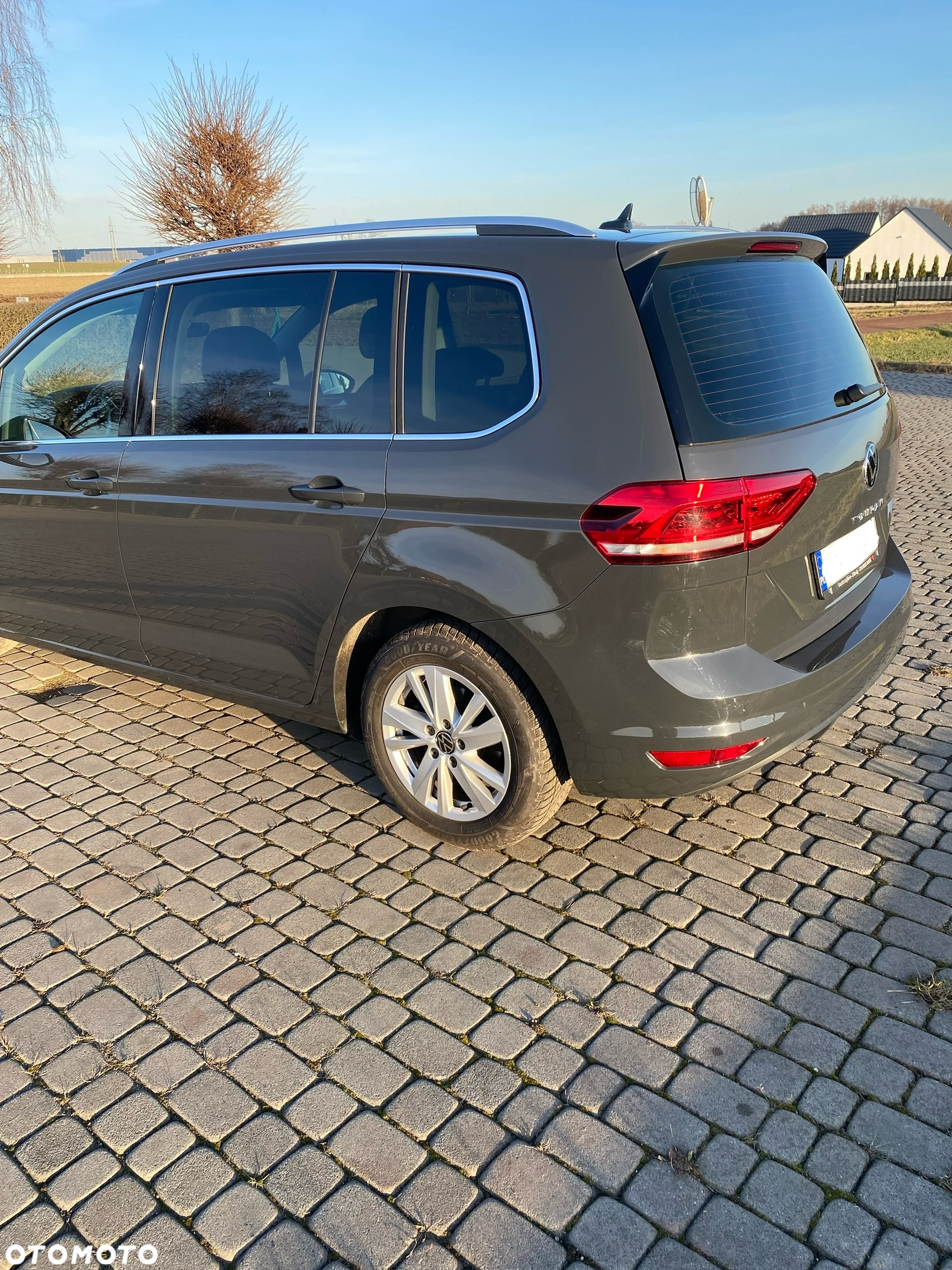 Volkswagen Touran - 4
