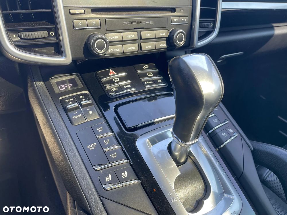 Porsche Cayenne Platinum Edition - 19