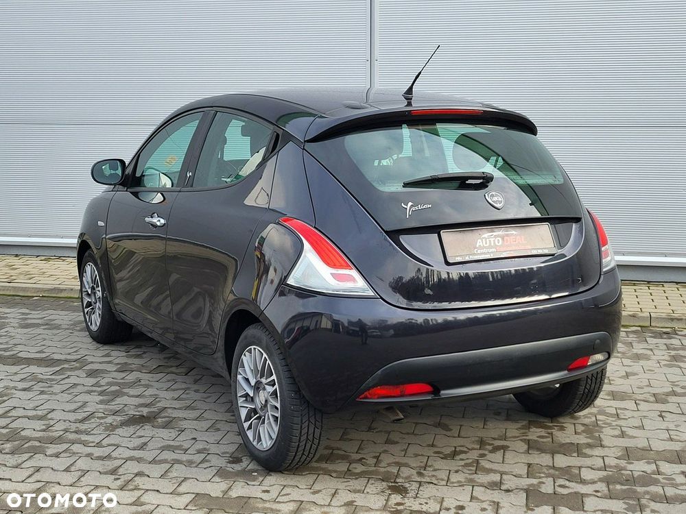 Lancia Ypsilon - 15