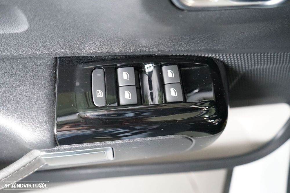 Citroën C3 1.2 PureTech Shine - 19