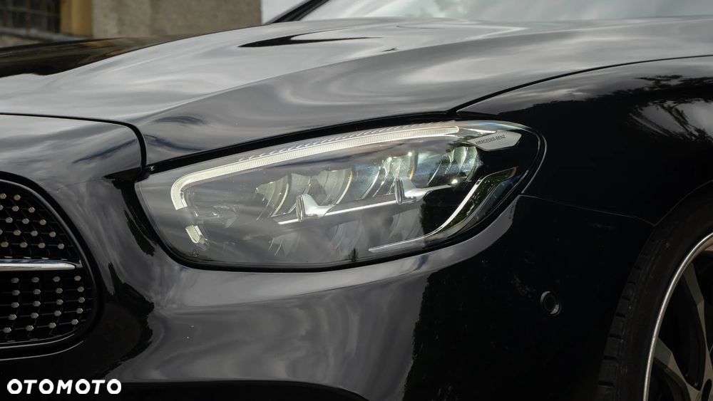 Mercedes-Benz Klasa E 300 9G-TRONIC AMG Line - 11