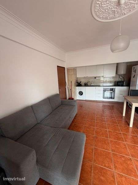Apartamento T1 arrendamento ANUAL - Grande imagem: 2/9